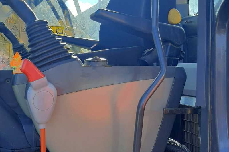 OmecoHub - Immagine KOMATSU PC190NLC-8